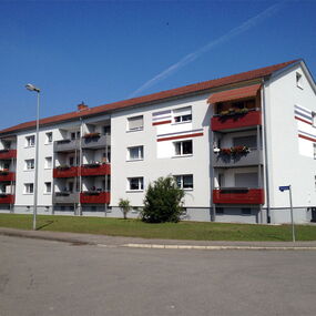Energetische Sanierung - Aussenansicht Mehrfamilienhaus
