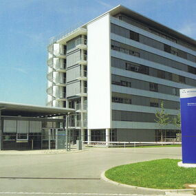 Neubau Pfortengebäude und überdachter Fahrradabstellplatz