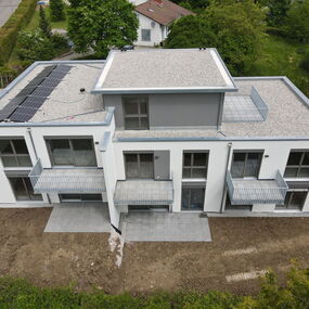 Neubau Mehrfamilienhaus Massivbau versetzte Ebenen Engen Hegau Architekt Höner